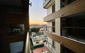 Apartamentos de 2 quartos com piscina na Praia dos Anjos